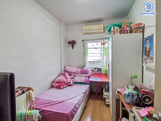 *****ทาวน์เฮ้าส์มือสองย่านกรุงเทพมหานคร ม.ภูมิชนก เพชรเกษม67 บนเนื้อที่ 21.2 ตร.ว. ฟังก์ชัน 3 ห้องนอน 3 ห้องน้ำ 1 ที่จอดรถ แถมฟรี! 2 เครื่องปรับอากาศ 2 เครื่องทำน้ำอุ่น ทำเลแห่งการเดินทาง ติดบิ๊กซีเพชรเกษม และแม็คโครเพชรเกษม เพียง 12 นาที ก็ถึงรถไฟฟ้าสายสีน้ำเงิน "สถานีหลังสอง"